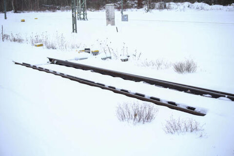 Железнодорожная станция на краю света: куда ходит поезд, на который не купить билет, и кто на нем ездит