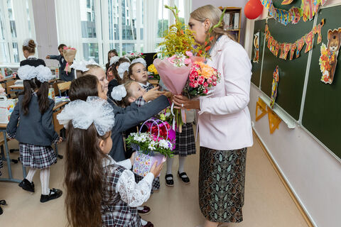 Плюс 500 вакансий за месяц: почему Петербургу резко понадобились тысячи учителей