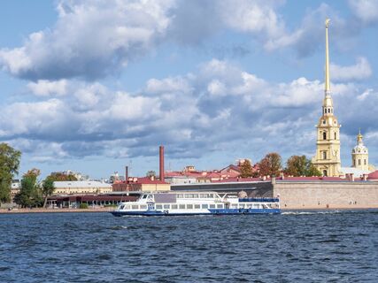 Тайна хранителя города: сколько всего сменилось ангелов на шпиле Петропавловского собора