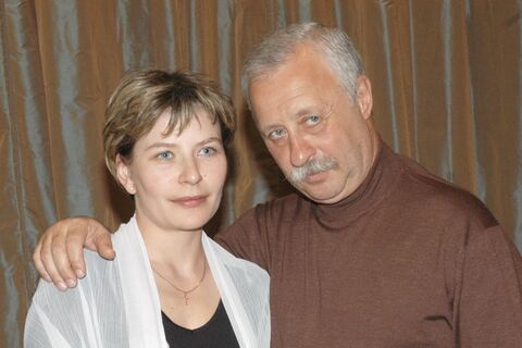 «Не значит, что пьет!»: внешний вид жены Якубовича вызвал громкие пересуды