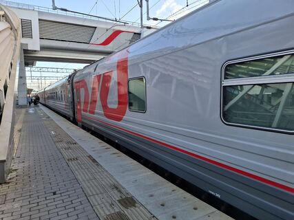 Путешествие по-королевски: 5 доступных "фишек" во время поездки на поездах РЖД – проводники держат их в секрете