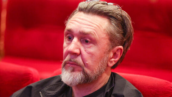 Никакого алкоголя и сигарет: Шнуров резко сменил требования райдера на фоне развода с Абрамовой