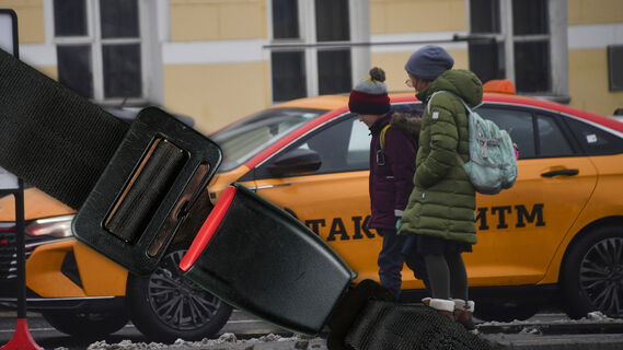 Дорого и без кресел: как устроен сервис детского такси в Санкт-Петербурге
