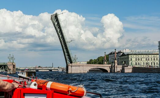 Петербург мостит путь к сезону: ГАТИ готовит 455 мостов к навигации