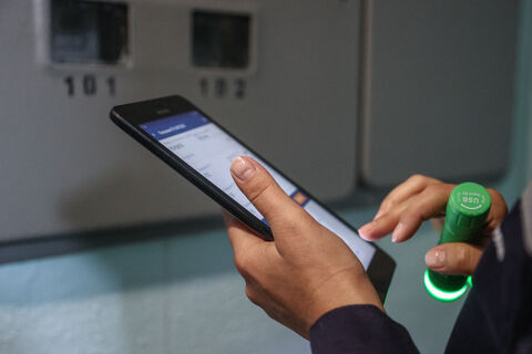 Петербург «включает голову»: в многоквартирных домах установят более 100 тысяч «умных» счётчиков