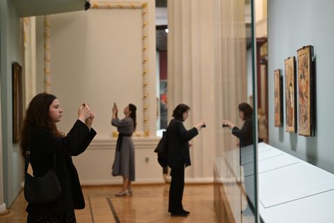 туристы, музей