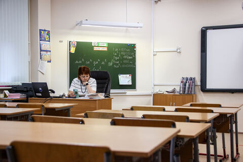 15 суток ареста за оскорбление учителя: жёсткая инициатива петербургского депутата