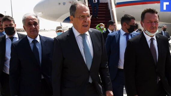 Лавров в Ереване почтил память жертв геноцида армян