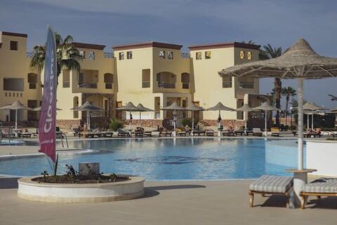 Зеркала‑шпионы и незваные гости: как обезопасить себя в отеле - 3 неожиданных лайфхака от стюардессы