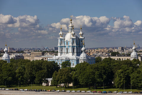 Реставрация оживила лепнину Растрелли в Смольном: каждая деталь — уникальна