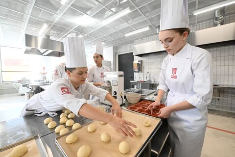 студенты колледжа