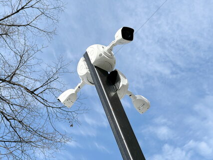 Цифровой дворник: как ИИ в Петербурге научился отличать чистый асфальт от наледи и находить мусор возле бака