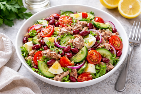 Готовлю этот салат, чтобы часами не стоять у плиты: ПП-ужин всего за 5 минут