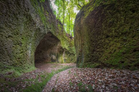 Самый мистический город России: легенда о местной пещере и гуманоидах — для самых бесстрашных туристов