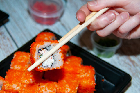 Суд взыскал 1,5 млн рублей с ресторана «Токио‑Сity» за массовое отравление посетителей в Петербурге