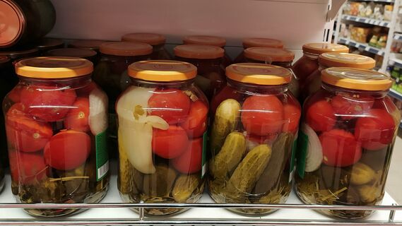 Банки с такими крышками переворачивать нельзя: иначе заготовки быстро испортятся