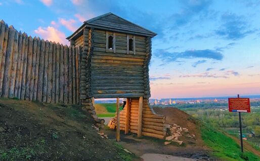 Средневековая крепость, построенная в X веке: самое загадочное место России - где находится, легенды, призраки