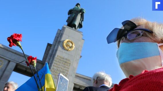 Захарова высмеяла слова Зеленского о русских и украинцах