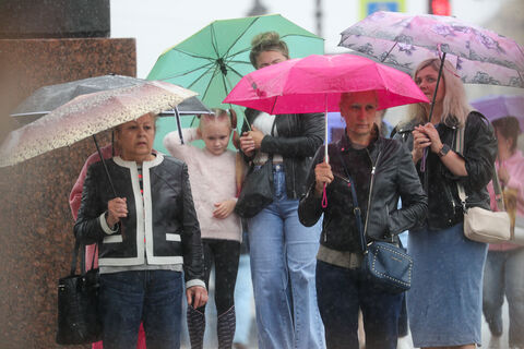 Атмосферный фронт над Петербургом: дожди и тепло до +17°C