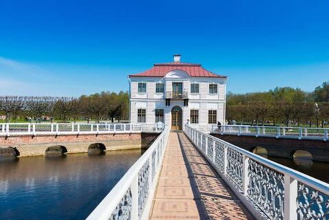 Дом Петра I в Петергофе: чье имя носит дворец Марли