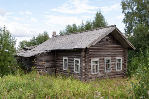 Как живет заброшенный поселок в Чувашии: здесь нет ничего, кроме глухих лесов и пары домов: ни магазина, ни газа, ни дорог  