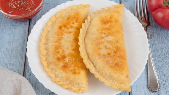 Какой продукт нельзя добавлять в тесто для чебуреков