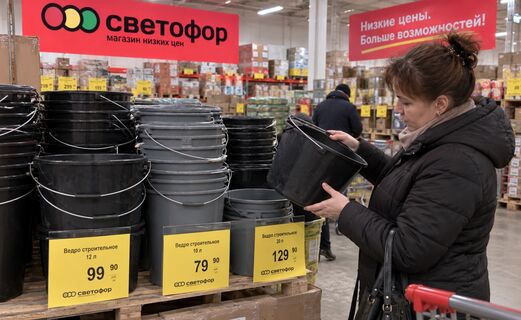 Не прохожу мимо строительных вёдер в «Светофоре»: на даче они заменяют сразу несколько полезных вещей