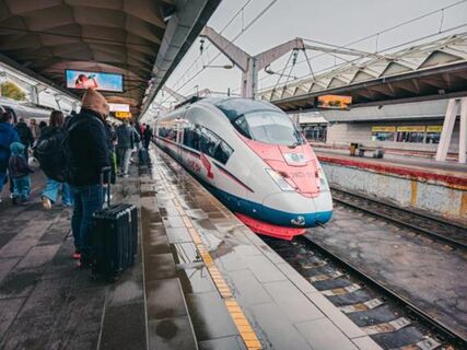 Время в пути сократилось вдвое: сколько ехать на "Сапсане" из Москвы в Петербург 