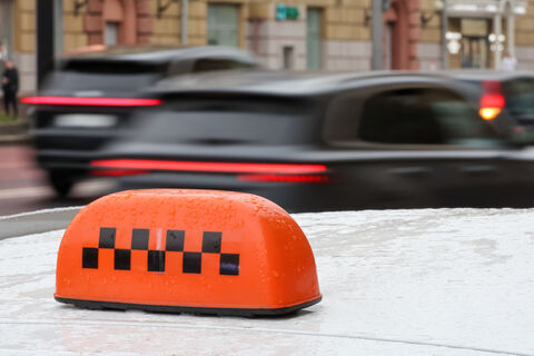 Сам себе парк: Госдума дала зелёный свет самозанятым таксистам