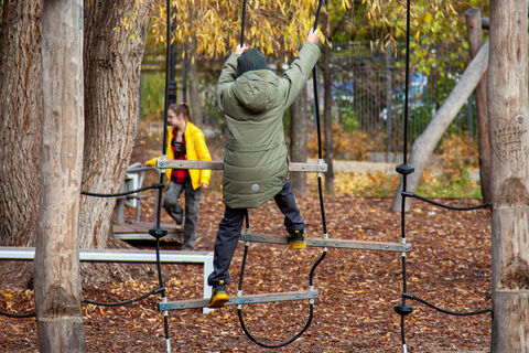 Детская площадка довела до суда: начальница благоустройства Красногвардейского района ответит за травмы ребёнка