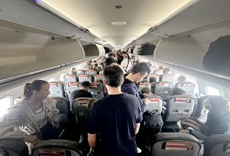 Летать не страшно: 3 лайфхака для тех, кто боится авиаперелетов — советы психолога