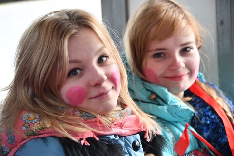 румянец, девушки