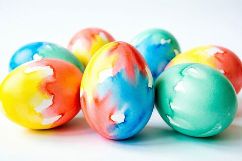 Яйца покруче, чем у Фаберже: акварельная скорлупа с яркими переливами — даже бить жалко