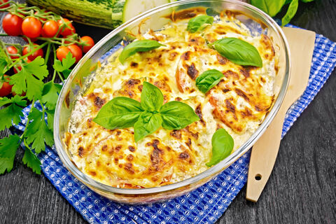 Кабачковая запеканка — гости не поверили, что без мяса: сочная, ароматная, как с курицей