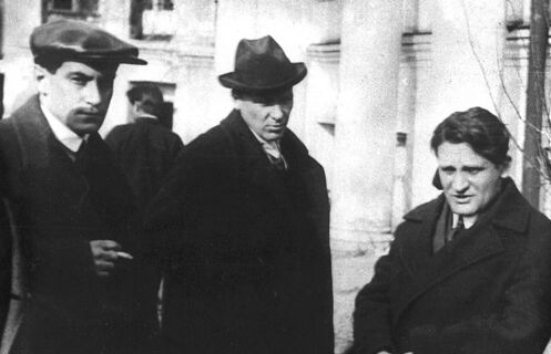 Булгаковский май в Петербурге: едим по рецептам писателя и ищем портал в «нехорошую квартиру»