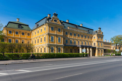 Главная постройка эпохи Петра I: обязательна для посещения - где найти достопримечательность в Северной столице