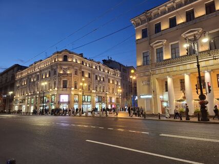 Новоселье с одобрения Минкульта: кто покупает квартиры в Питере в старых домах и какой ремонт предпочитает