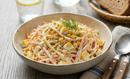 Ходовой салат-быстрота: готовить всего ничего, а съедается мгновенно — ничего варить не надо