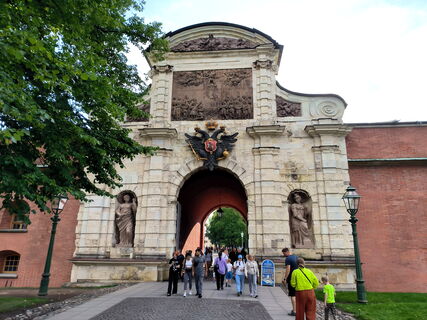 крепость, посетители