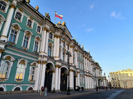 Встреча картин-разлучниц, сокровища императрицы и коты: 5 главных поводов зайти в Эрмитаж в мае