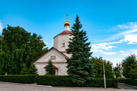 Город, который сравнивают с Санкт-Петербургом: настоящая "томатная столица" России - где находится и что посмотреть