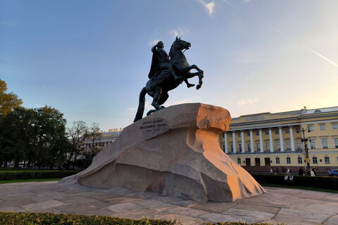 корюшка, пышки и медный всадник