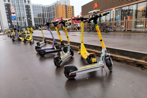 Электросамокаты вернулись: Петербург встречает весну на скорости