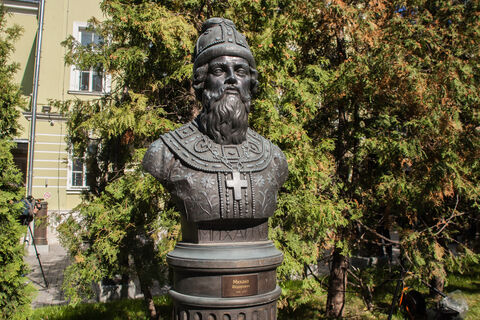 Михаил Федорович, бюст