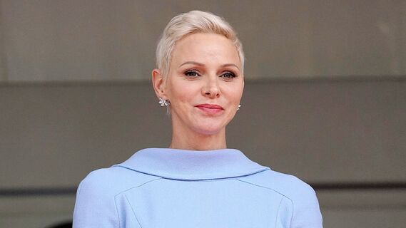 Задрапировать проблемный брак: княгиня Монако одела в свет нечто странное 