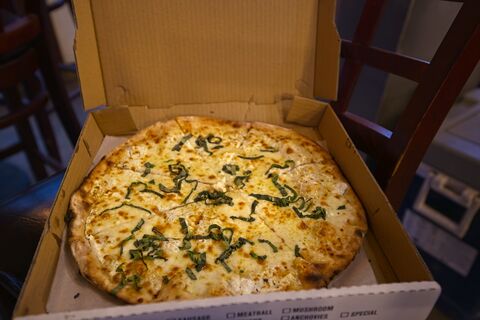 Пицца в духовке "Без заморочек": Готовим её, как в столовой - пошаговый рецепт