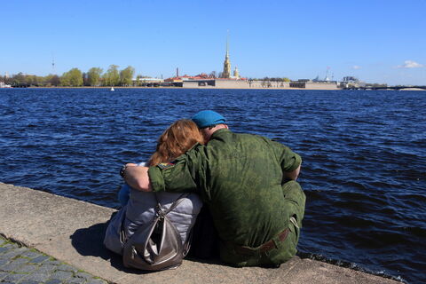 Весенний бум романтики: петербуржцы чаще обновляют анкеты и торопятся на офлайн-свидания