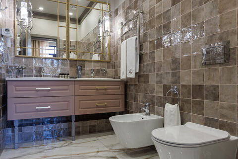 После 23:00 — тише воды: петербуржцам грозят штрафы и выселение за ночной смыв в туалете После 23:00 — тише воды: петербуржцам грозят штрафы и выселение за ночной смыв в туалете