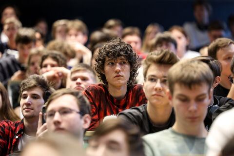 студенты, молодежь