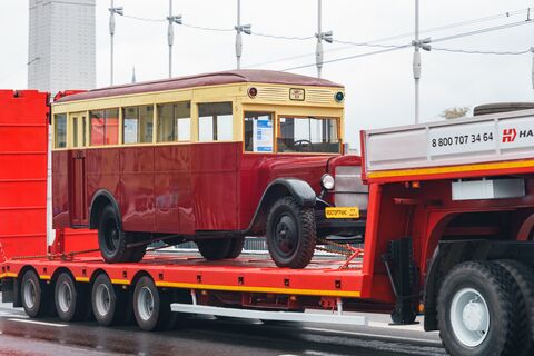 Сквер «Ленинградский автобус»: столетие первой линии отметят в Петербурге